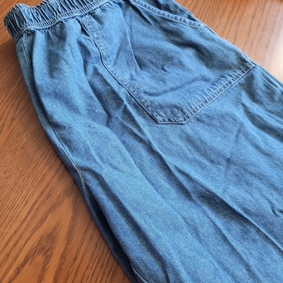 Croft & Barrow Denim Capri  Lg - Picture 6 of 6